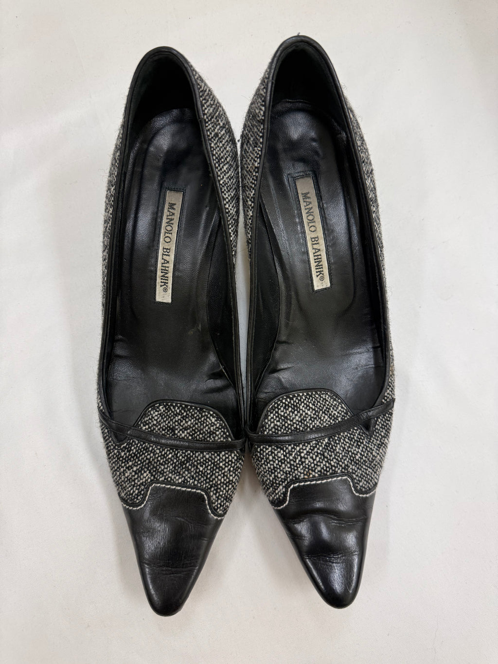 Authentic Manolo Blahnik Black Tweed & Leather Pointed Toe Kitten Heel Pumps | Made in Italy