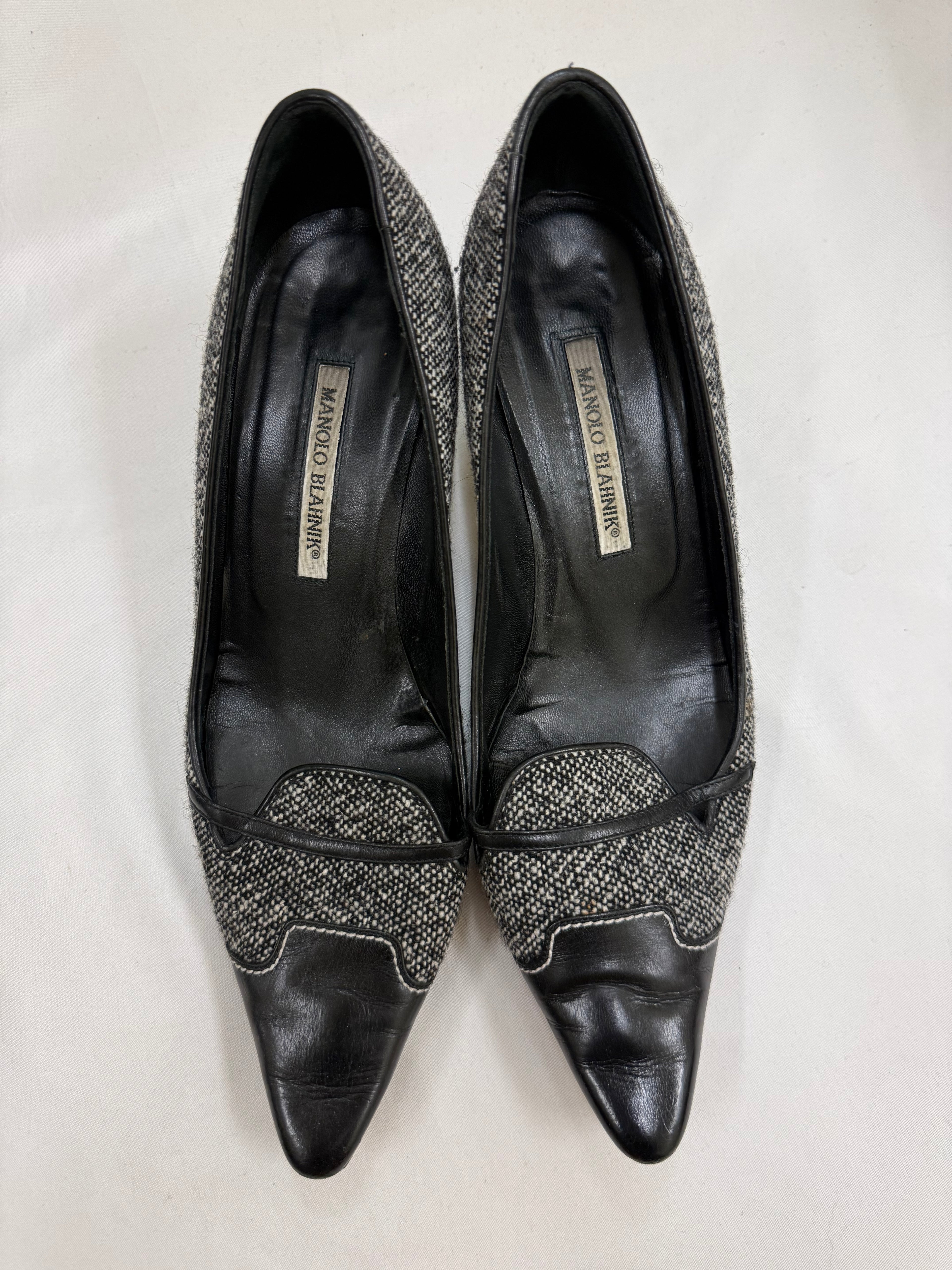 Authentic Manolo Blahnik Black Tweed & Leather Pointed Toe Kitten Heel Pumps | Made in Italy